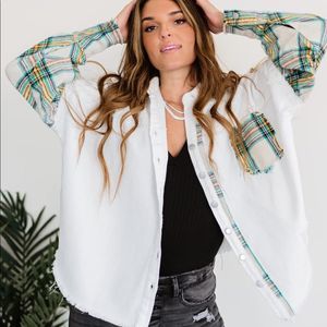 New! 💕 POL Forest Morning Plaid Button Front Shacket NWT